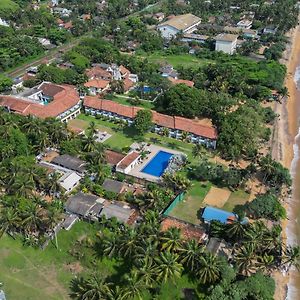 Hibiscus Beach Hotel & Villas